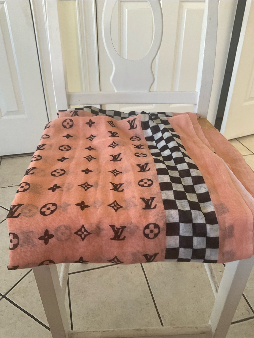 Fashion LV Scarf - Picture 6 of 6